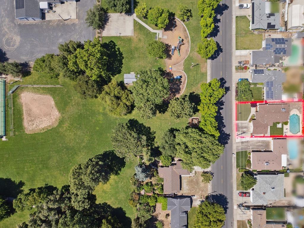 Detail Gallery Image 17 of 27 For 990 E C St, Oakdale,  CA 95361 - 3 Beds | 2 Baths