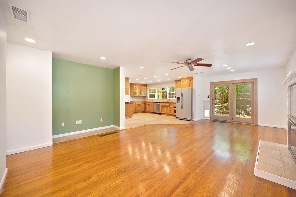 Detail Gallery Image 11 of 31 For 5349 Mcmillan Dr, Fair Oaks,  CA 95628 - 3 Beds | 2 Baths