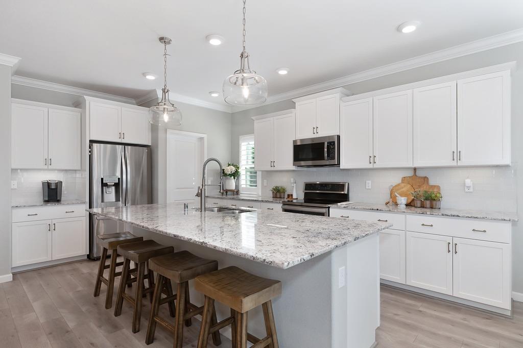 Detail Gallery Image 14 of 61 For 7517 Sobon Ln, Rancho Murieta,  CA 95683 - 4 Beds | 2/1 Baths