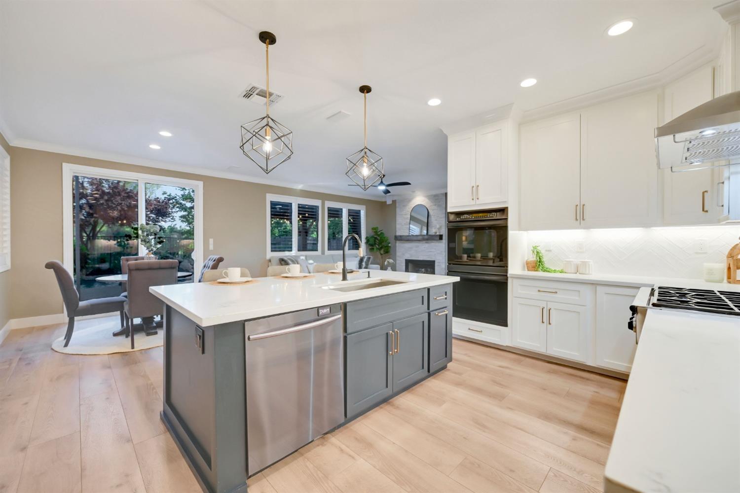 Detail Gallery Image 14 of 48 For 961 Glennfinnan Way, Folsom,  CA 95630 - 5 Beds | 3 Baths