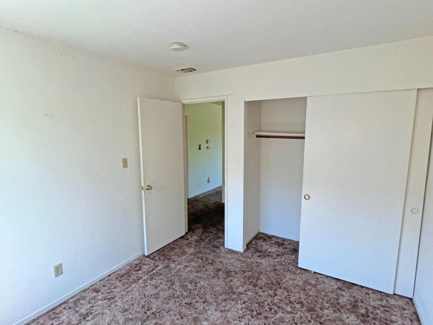 Sharkon Lane, Stockton, California image 15