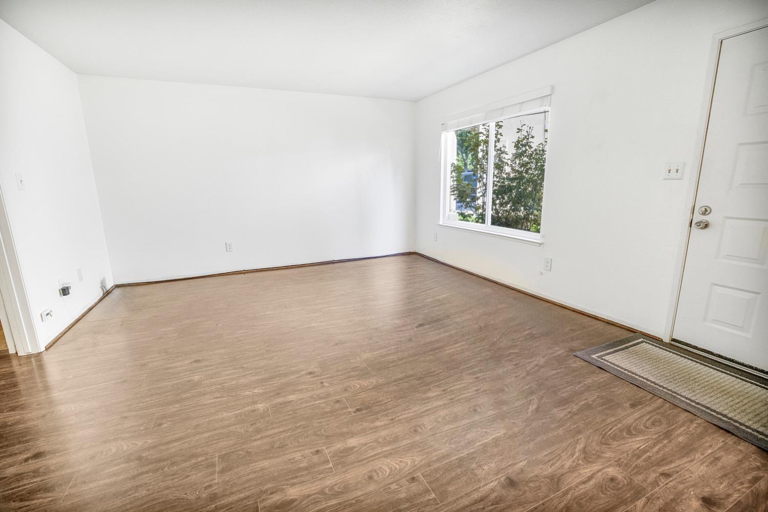 Photo #3: 225059014 Listing 
