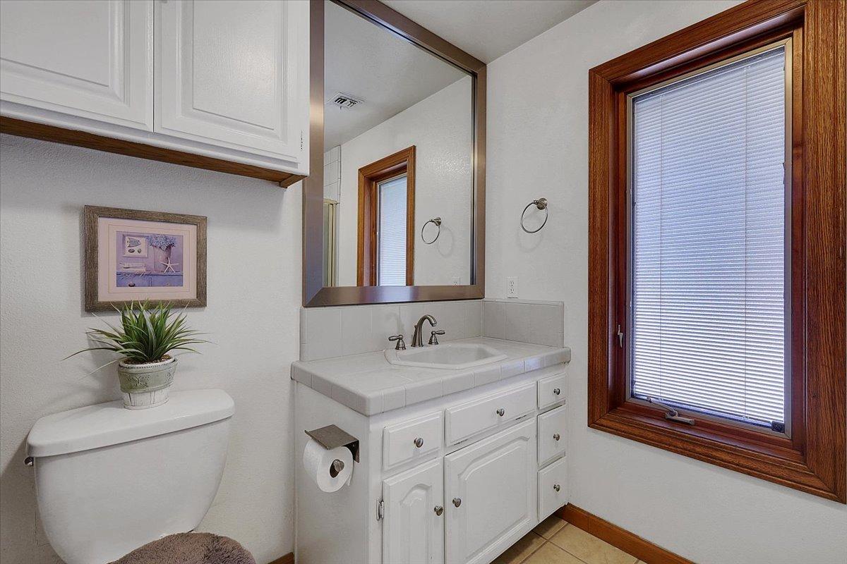 Detail Gallery Image 16 of 99 For 1721 Starr St, Yuba City,  CA 95993 - 5 Beds | 3 Baths
