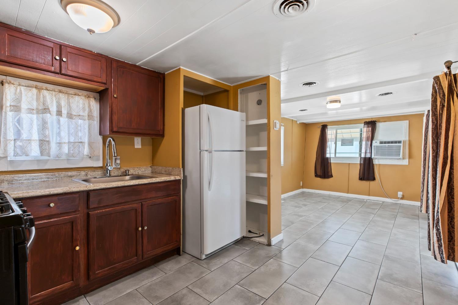 Detail Gallery Image 10 of 27 For 11550 S Harlan Rd 3, Lathrop,  CA 95330 - 2 Beds | 1 Baths