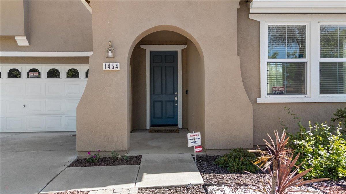 Detail Gallery Image 5 of 53 For 1454 Longhorn Dr, Patterson,  CA 95363 - 5 Beds | 3 Baths