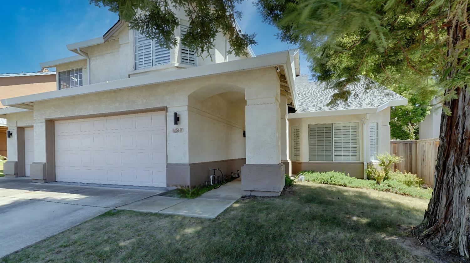 Detail Gallery Image 1 of 22 For 5651 Blackrock Rd, Rocklin,  CA 95765 - 5 Beds | 3 Baths