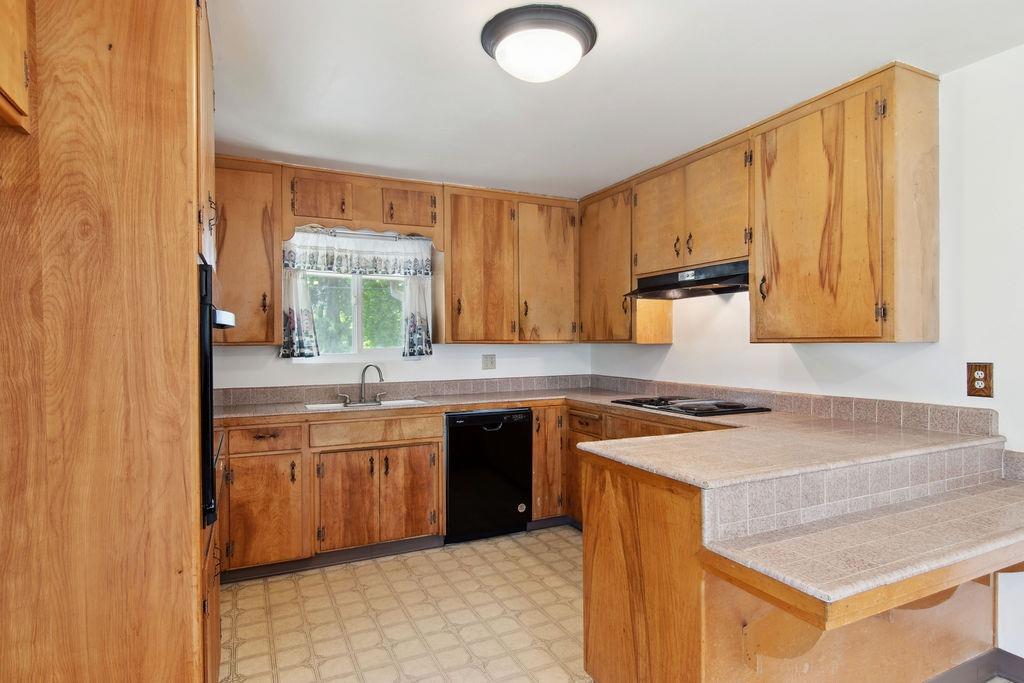 Detail Gallery Image 22 of 27 For 990 E C St, Oakdale,  CA 95361 - 3 Beds | 2 Baths