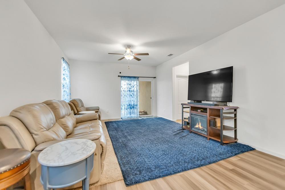 Detail Gallery Image 5 of 41 For 2309 Redhaven St, Linda,  CA 95901 - 4 Beds | 2 Baths