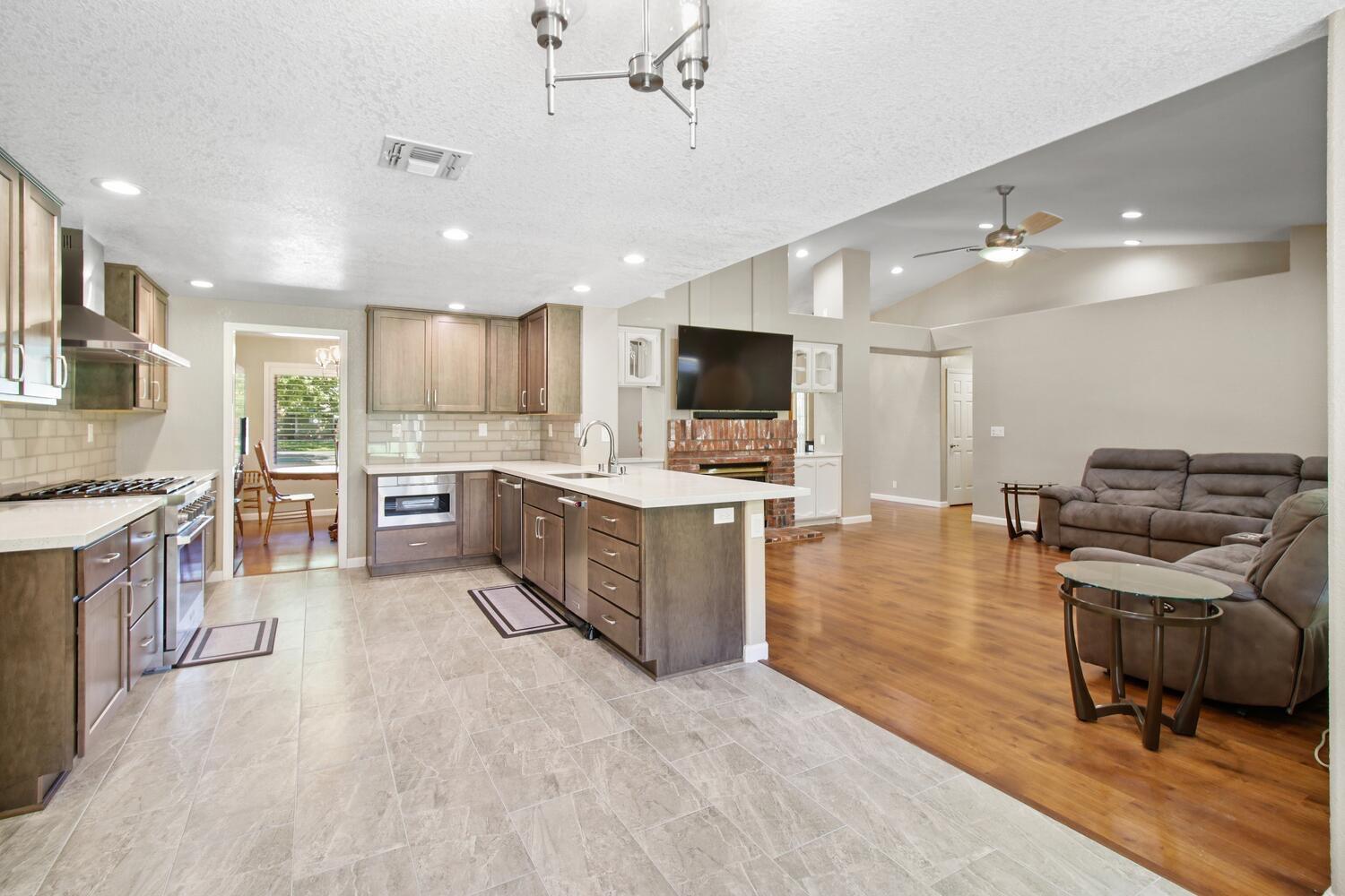 Detail Gallery Image 20 of 76 For 8348 Polo Crosse Ave, Sacramento,  CA 95829 - 5 Beds | 4 Baths