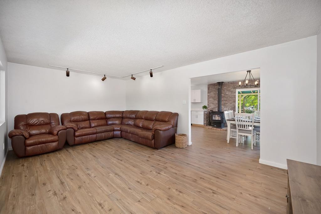 Detail Gallery Image 2 of 70 For 4292 Canyon Valley Rd, Diamond Springs,  CA 95619 - 3 Beds | 1 Baths