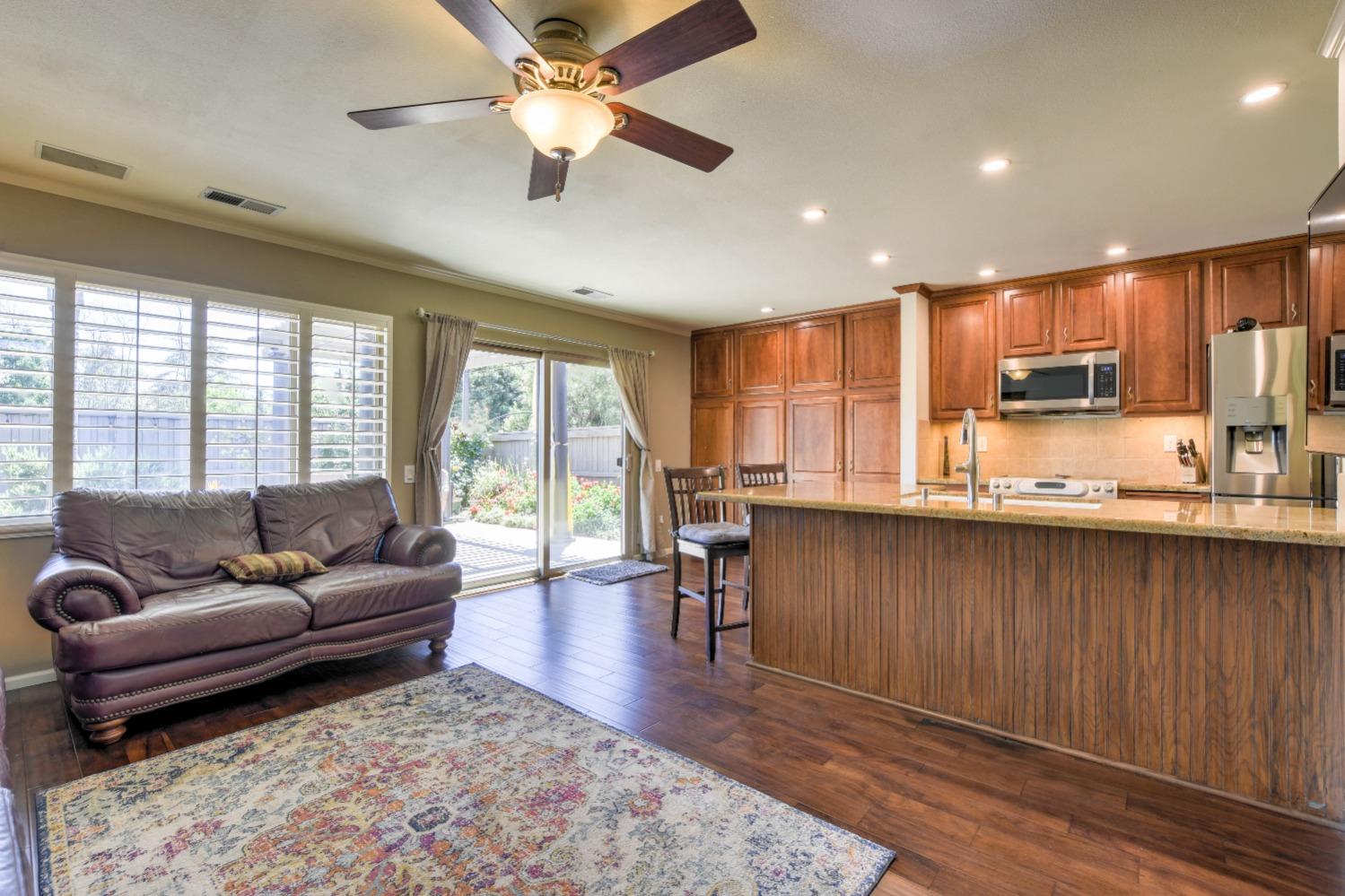 Detail Gallery Image 19 of 48 For 4904 Olive Oak Way, Carmichael,  CA 95608 - 4 Beds | 2 Baths
