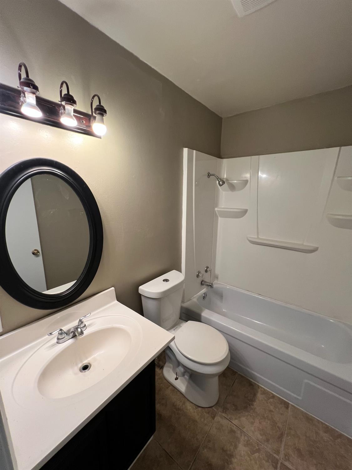 Detail Gallery Image 11 of 11 For 2923 Monte Diablo Ave #1,  Stockton,  CA 95203 - 2 Beds | 1 Baths