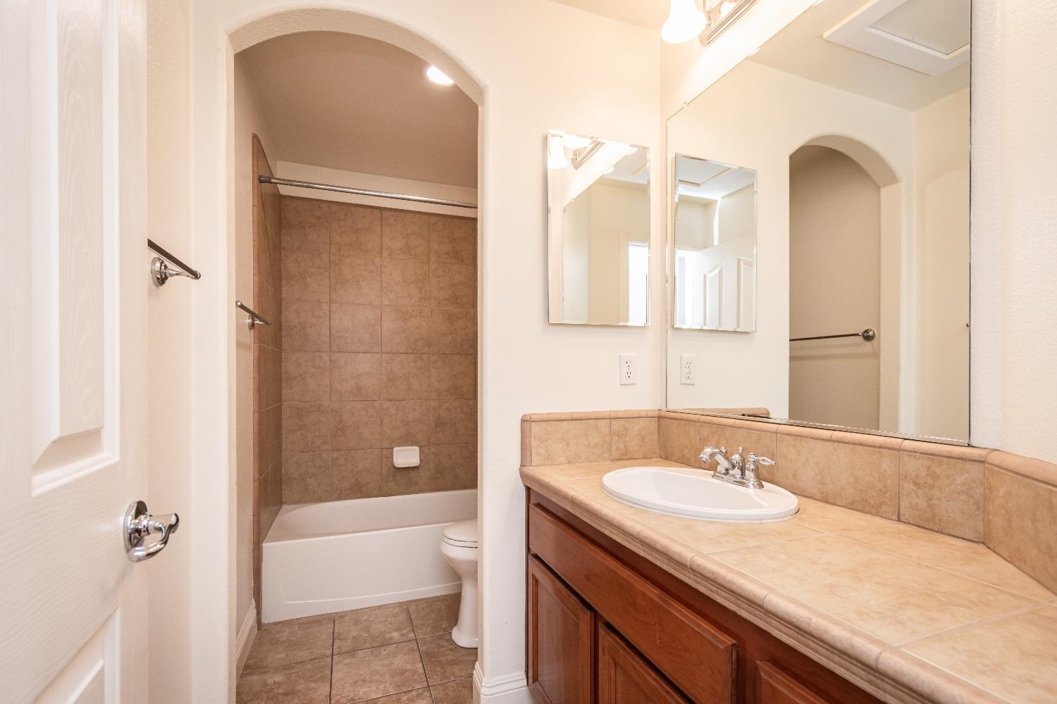 Detail Gallery Image 33 of 43 For 4624 Woodhawk Way, Antelope,  CA 95843 - 4 Beds | 3 Baths