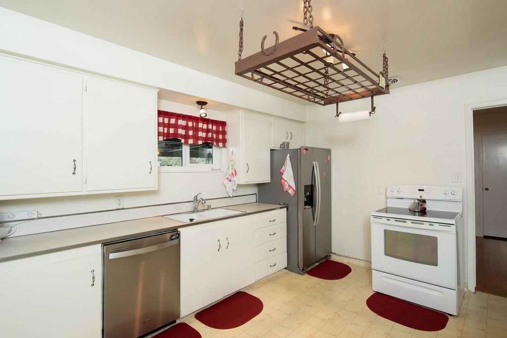 Detail Gallery Image 11 of 28 For 871 E D St, Oakdale,  CA 95361 - 3 Beds | 2 Baths