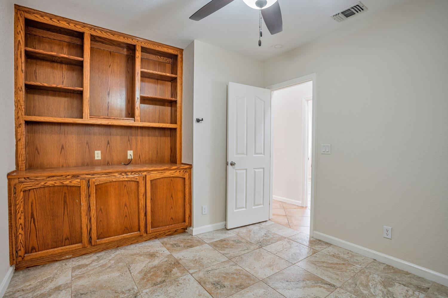 Detail Gallery Image 37 of 47 For 9034 Acorn Ridge Cir, Elk Grove,  CA 95758 - 4 Beds | 2 Baths
