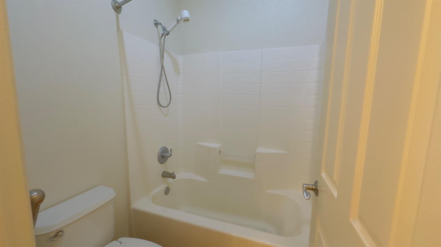 Detail Gallery Image 8 of 23 For 3024 Dovehouse Ct, Modesto,  CA 95355 - 4 Beds | 2 Baths