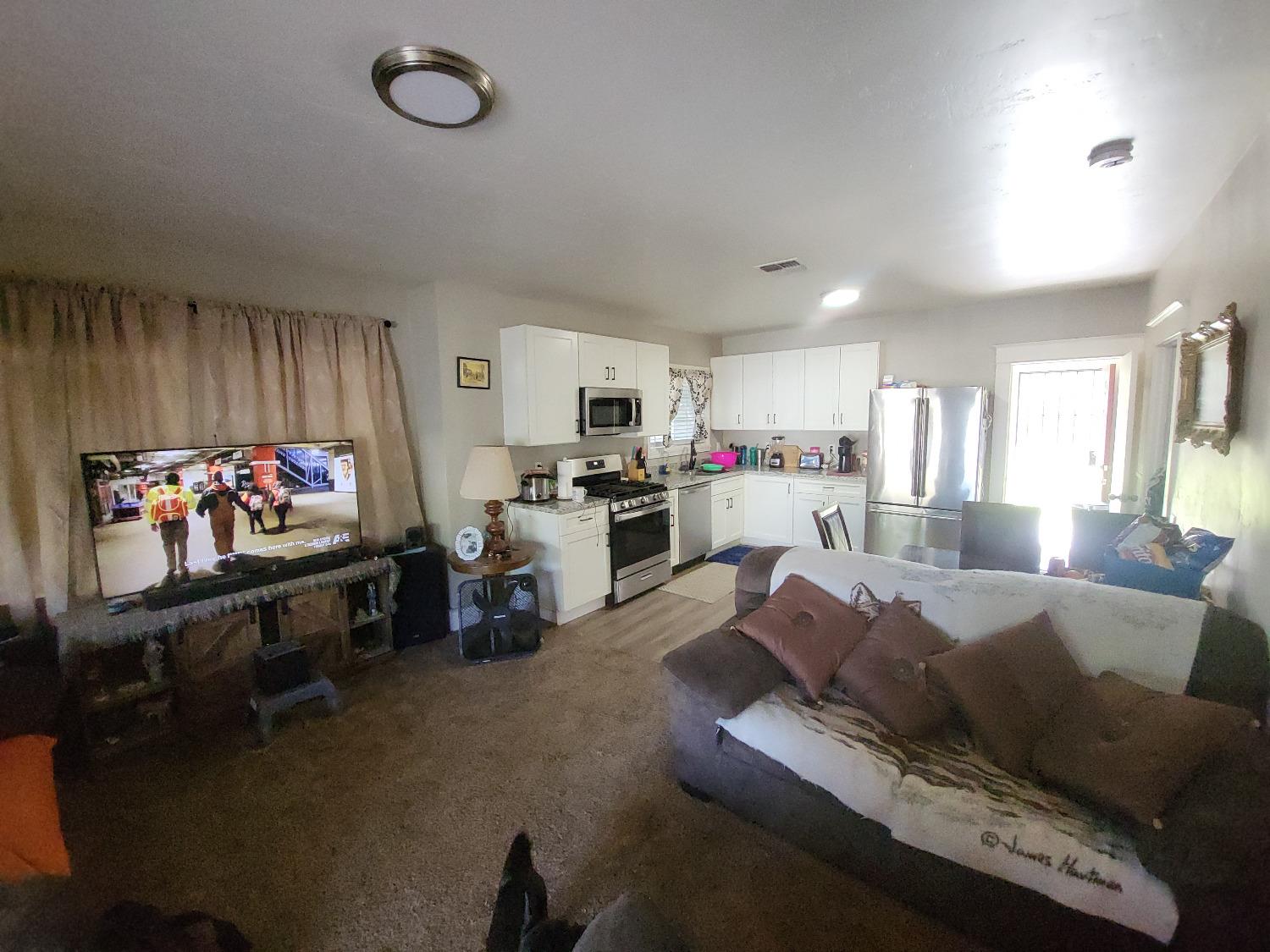 Young Avenue, Stockton, California image 6