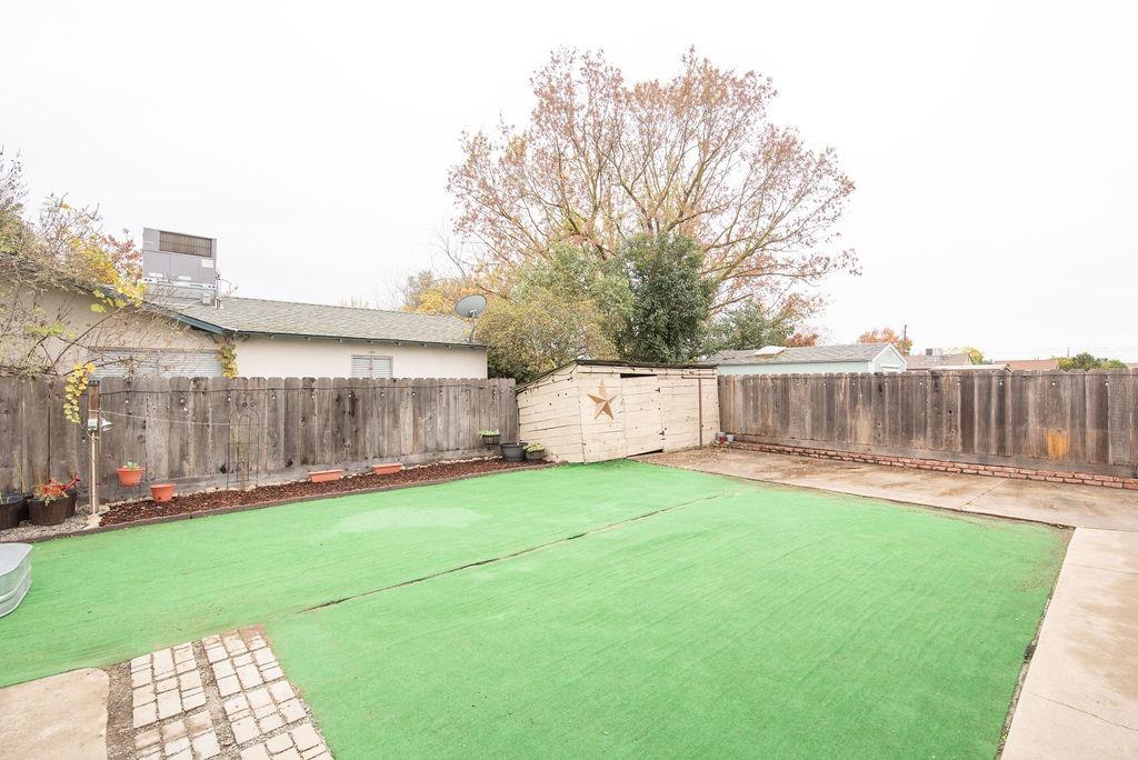 Detail Gallery Image 24 of 28 For 871 E D St, Oakdale,  CA 95361 - 3 Beds | 2 Baths