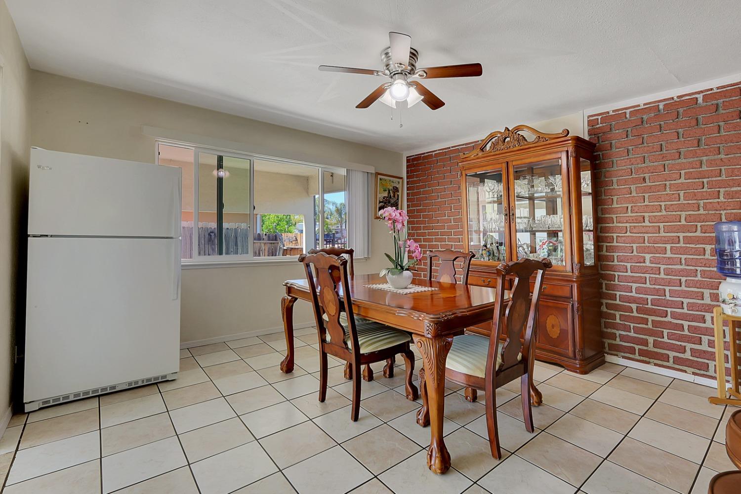 Detail Gallery Image 13 of 47 For 7612 Beth, Sacramento,  CA 95832 - 3 Beds | 2 Baths