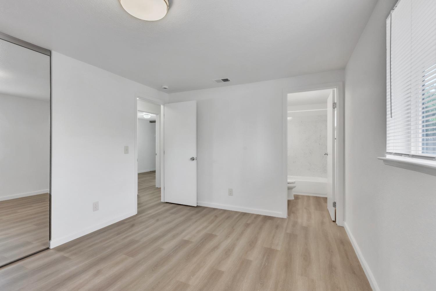 Detail Gallery Image 11 of 20 For 4355 Pow Way, Sacramento,  CA 95820 - 3 Beds | 2 Baths