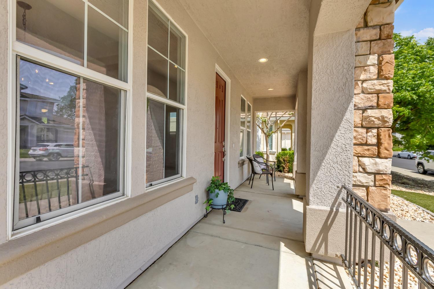 Detail Gallery Image 5 of 68 For 5409 Friesian Way, Elk Grove,  CA 95757 - 4 Beds | 2/1 Baths