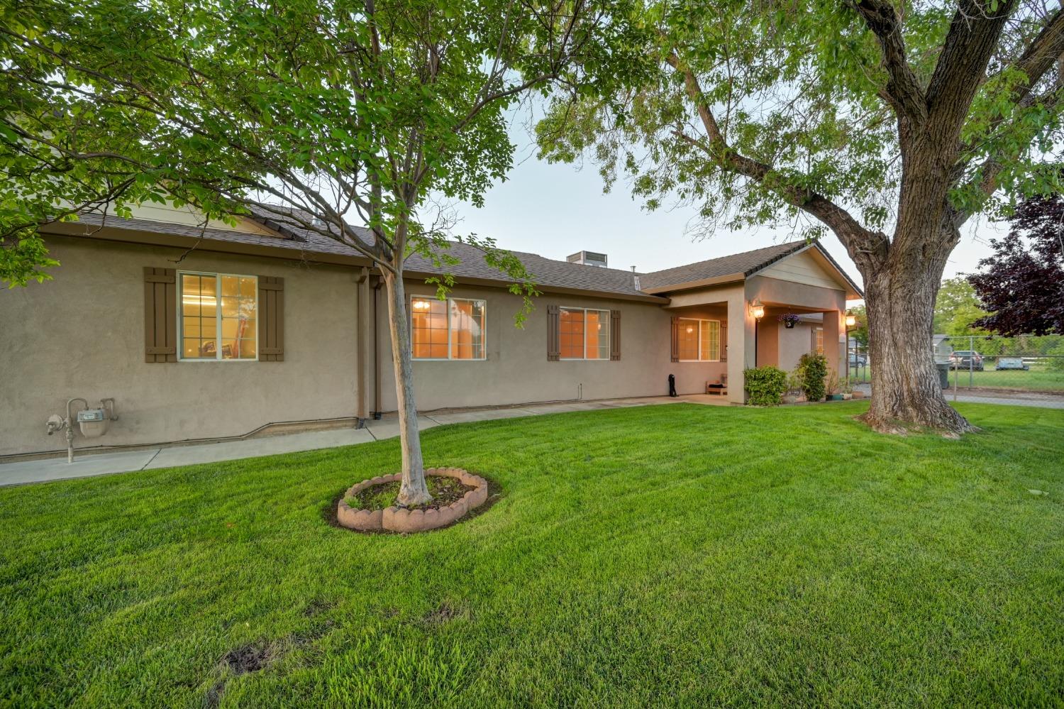 Detail Gallery Image 3 of 39 For 1429 Ascot Ave, Rio Linda,  CA 95673 - 3 Beds | 2 Baths