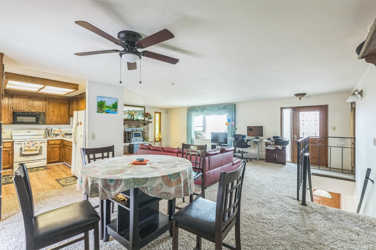 Detail Gallery Image 15 of 52 For 5416 Royal Oaks Dr, Oroville,  CA 95966 - 3 Beds | 2/1 Baths