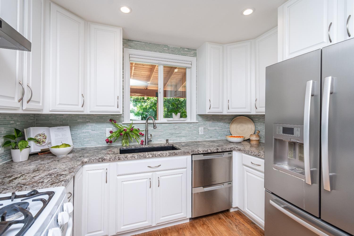 Detail Gallery Image 12 of 57 For 2112 Lorenzo Ln, Sacramento,  CA 95864 - 4 Beds | 2 Baths