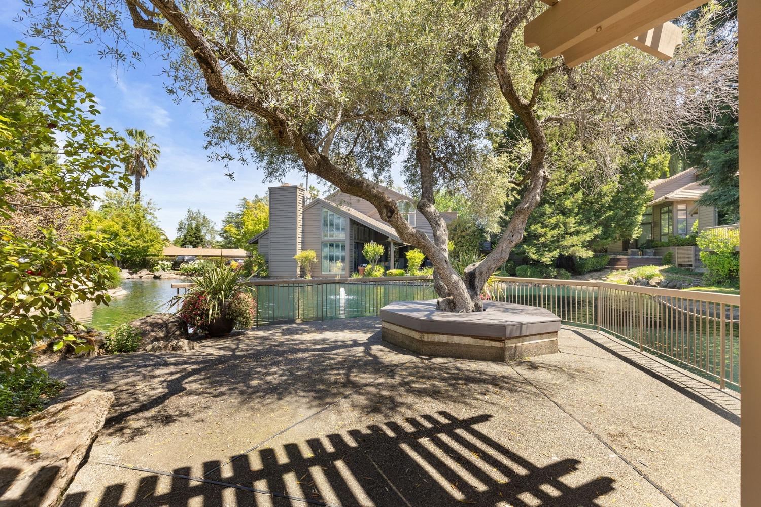 Detail Gallery Image 5 of 68 For 7634 Pineridge Ln, Fair Oaks,  CA 95628 - 3 Beds | 2 Baths