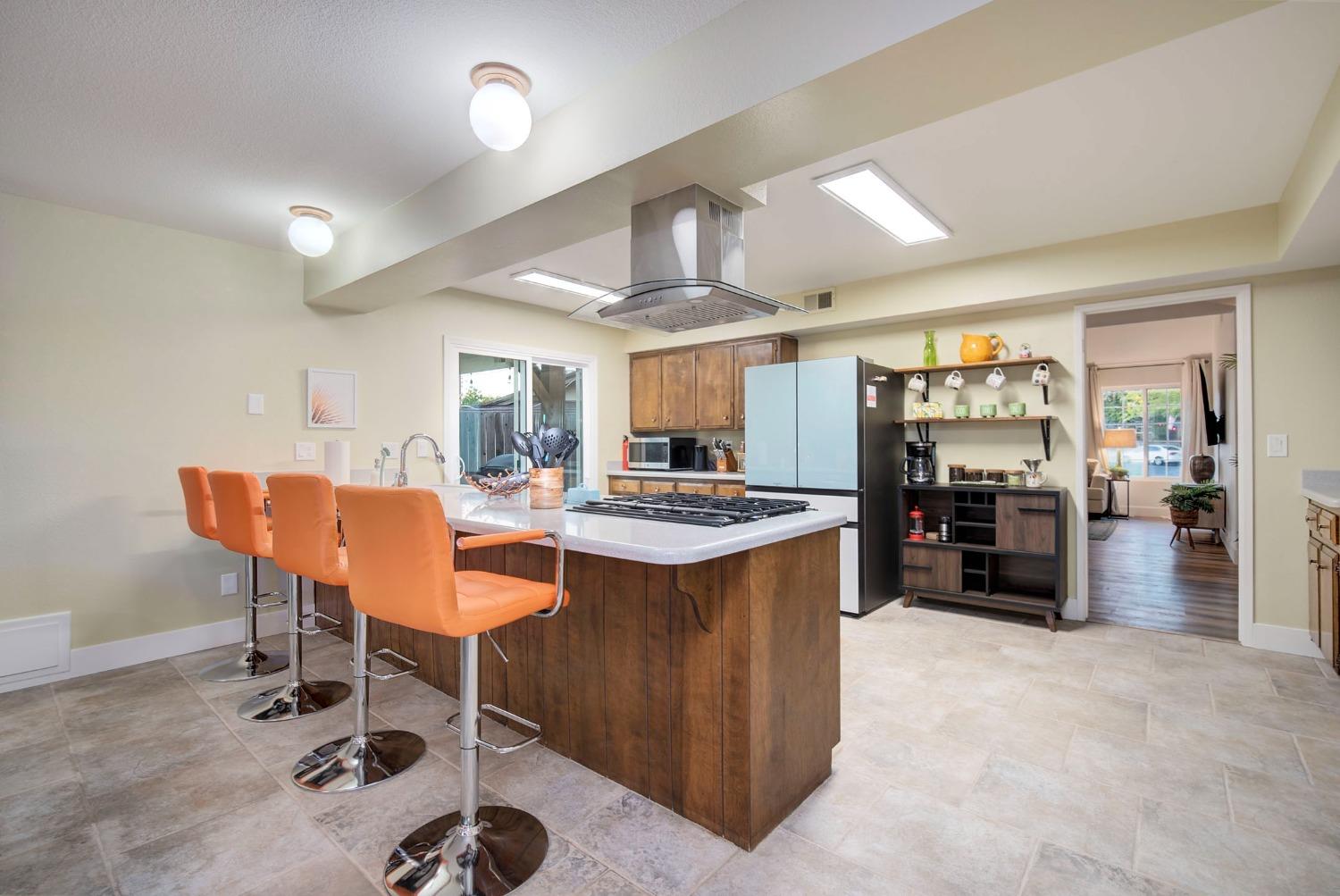 Detail Gallery Image 12 of 43 For 7105 Ansley Ct, Citrus Heights,  CA 95621 - 5 Beds | 3 Baths
