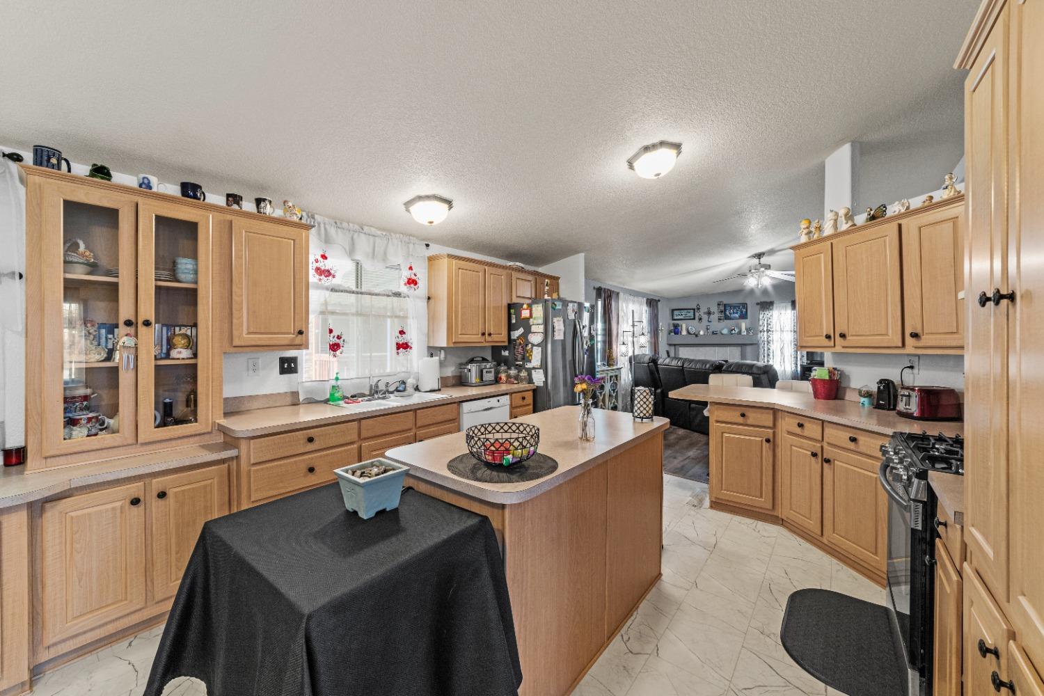 Detail Gallery Image 15 of 53 For 3901 Lake Rd 169, West Sacramento,  CA 95691 - 3 Beds | 2 Baths