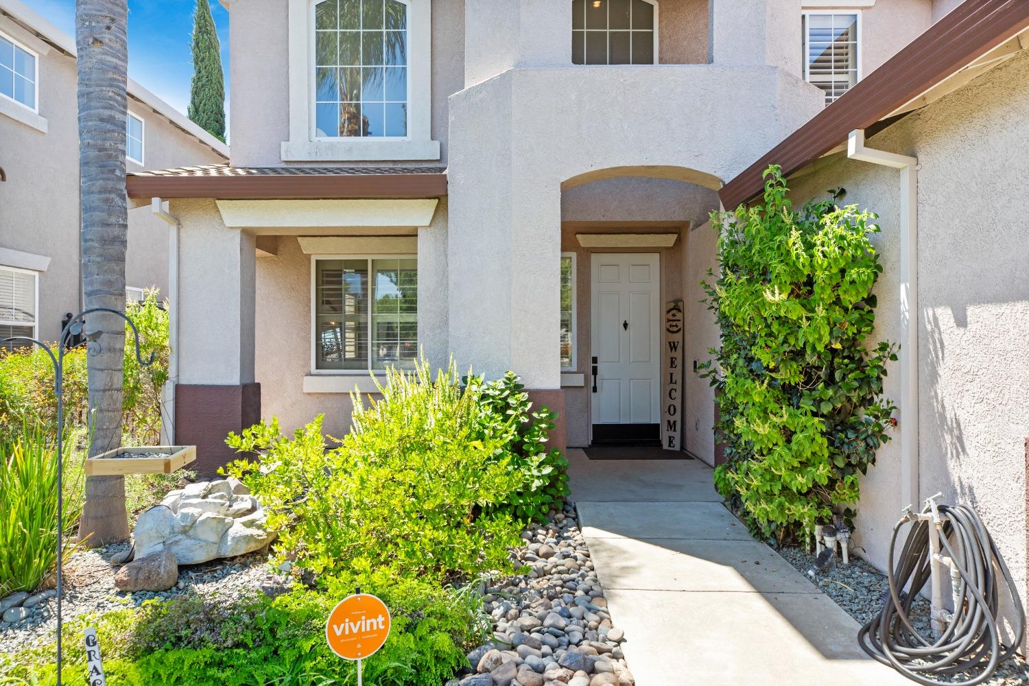 Detail Gallery Image 4 of 35 For 4201 Ballard Cir, Modesto,  CA 95356 - 5 Beds | 3 Baths