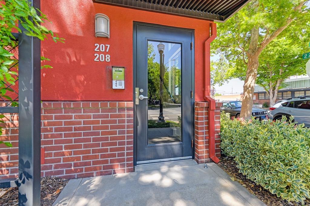 Detail Gallery Image 3 of 22 For 2117 S St #208,  Sacramento,  CA 95816 - 1 Beds | 1 Baths