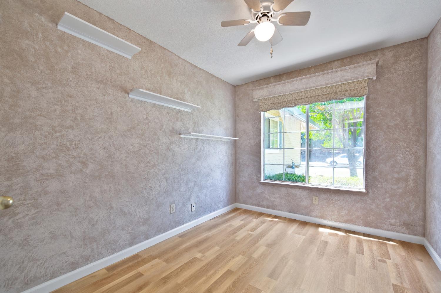 Detail Gallery Image 25 of 39 For 8211 Montreux Way, Sacramento,  CA 95828 - 3 Beds | 2 Baths