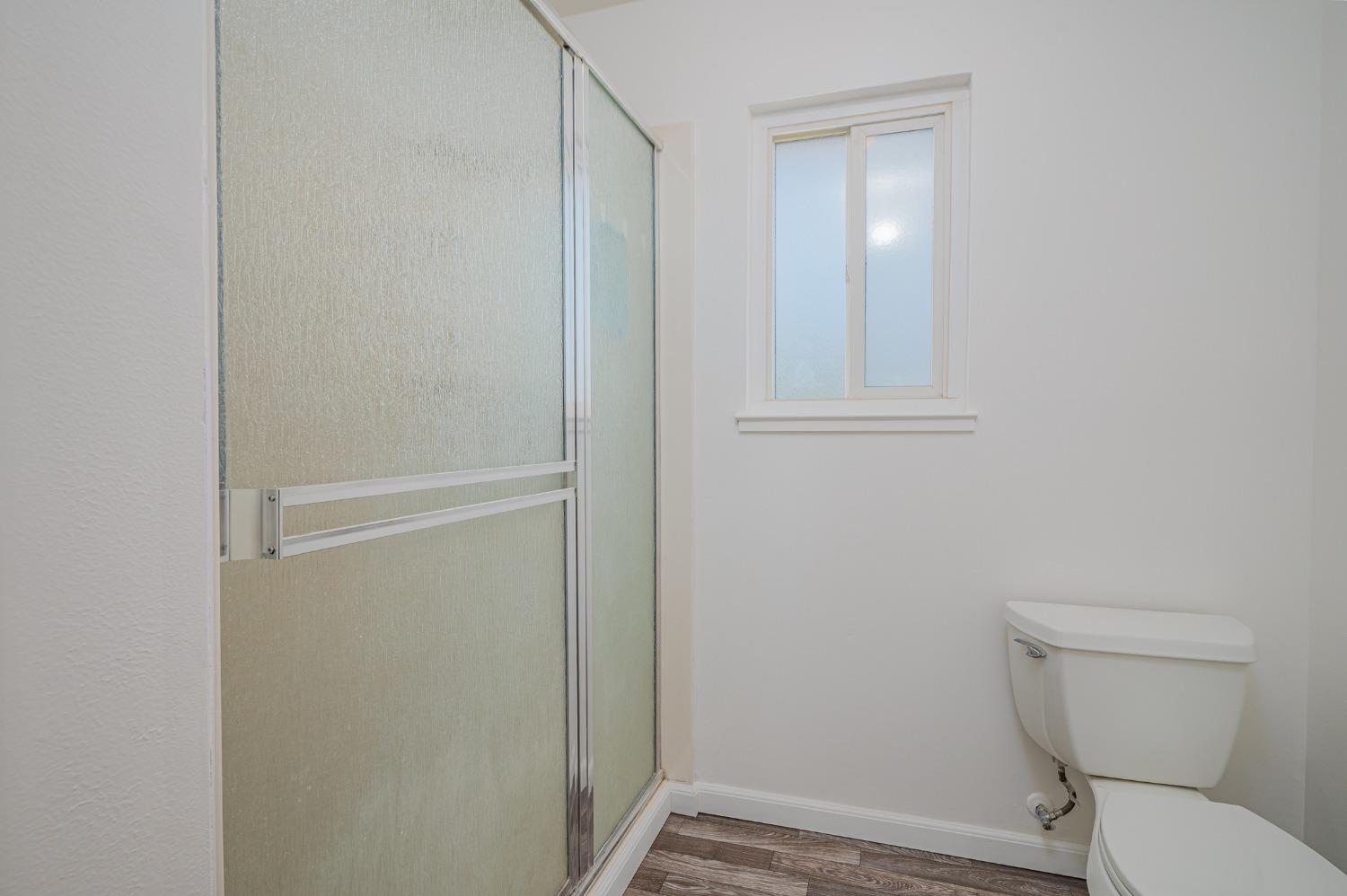 Detail Gallery Image 32 of 50 For 2104 Golden Leaf Ct, Modesto,  CA 95355 - 4 Beds | 2/1 Baths