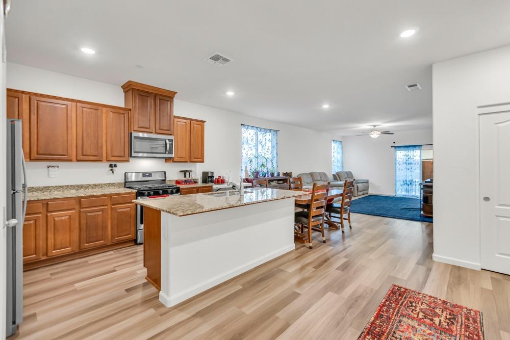 Detail Gallery Image 13 of 41 For 2309 Redhaven St, Linda,  CA 95901 - 4 Beds | 2 Baths
