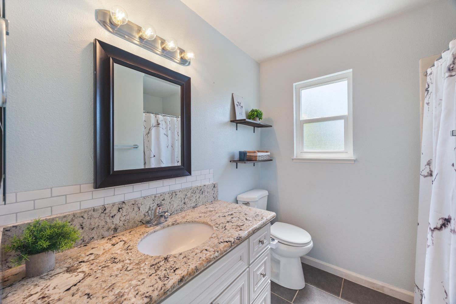 Detail Gallery Image 19 of 33 For 7055 Woodrick Way, Sacramento,  CA 95842 - 4 Beds | 2/1 Baths