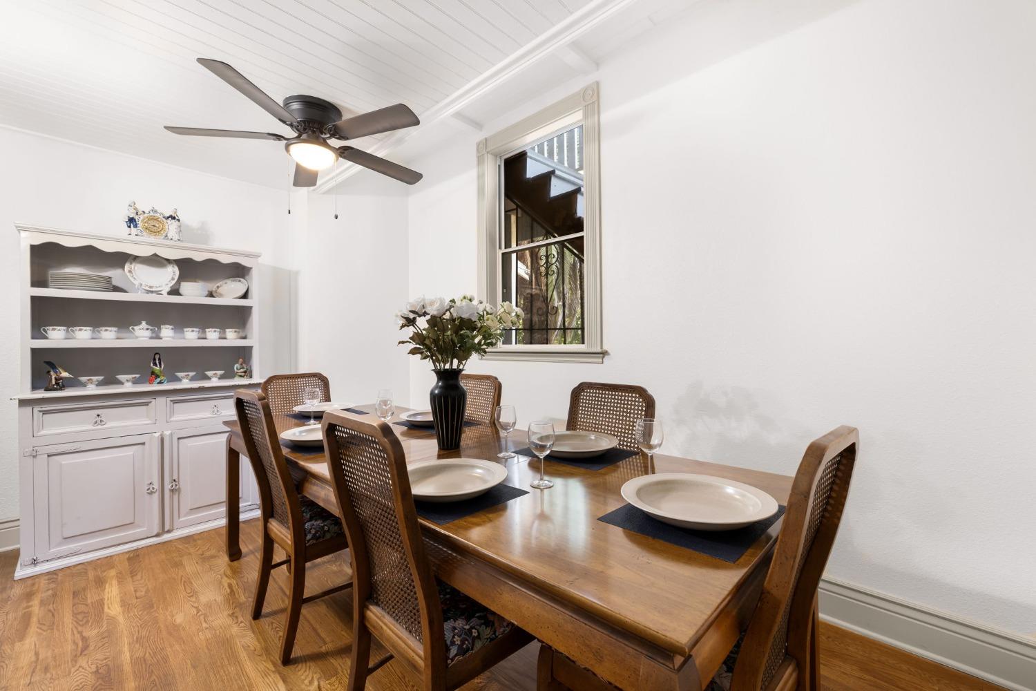 Detail Gallery Image 16 of 43 For 2012 F St, Sacramento,  CA 95811 - 5 Beds | 2 Baths