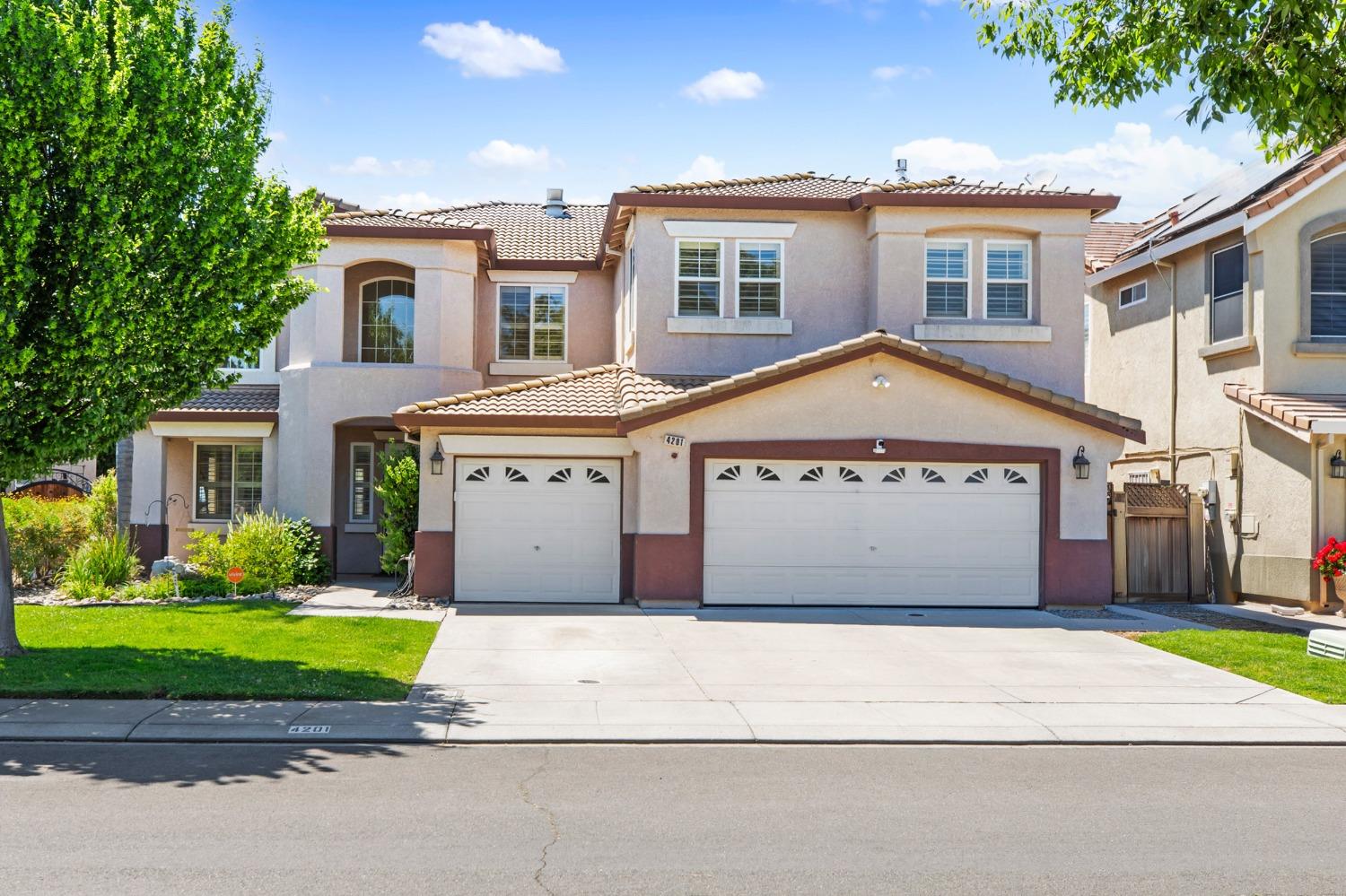 Detail Gallery Image 1 of 35 For 4201 Ballard Cir, Modesto,  CA 95356 - 5 Beds | 3 Baths