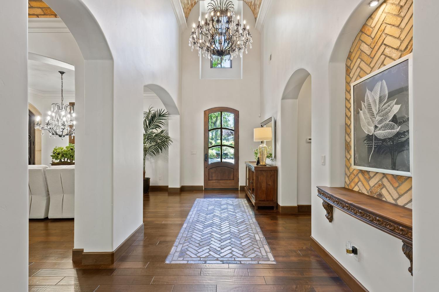 Detail Gallery Image 12 of 61 For 6120 Terracina Ct, Loomis,  CA 95650 - 7 Beds | 6/2 Baths