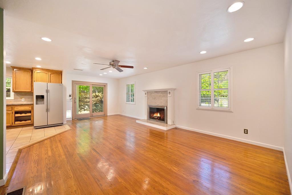 Detail Gallery Image 12 of 31 For 5349 Mcmillan Dr, Fair Oaks,  CA 95628 - 3 Beds | 2 Baths