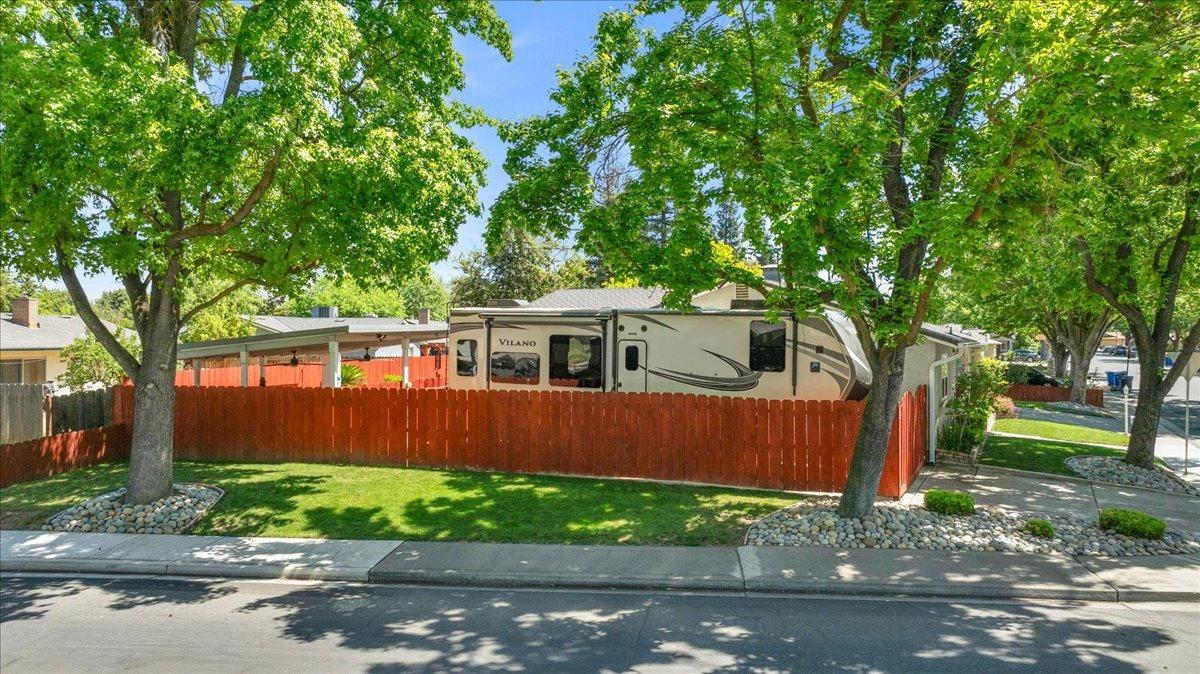 Detail Gallery Image 5 of 45 For 1041 Noarco Dr, Modesto,  CA 95356 - 4 Beds | 3 Baths