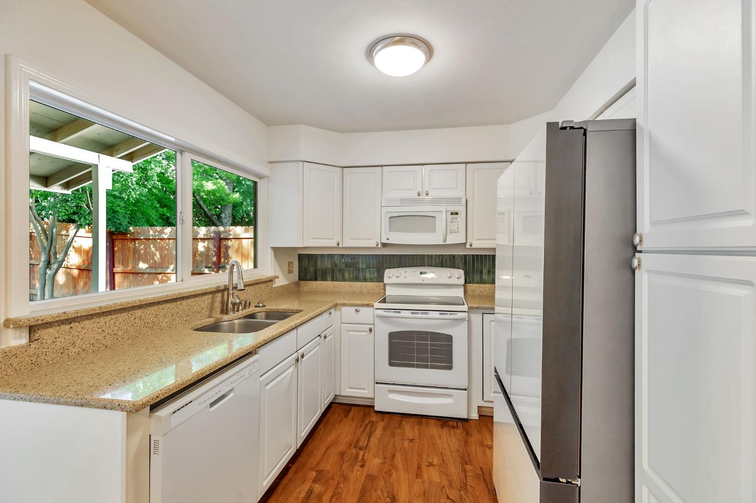 Detail Gallery Image 11 of 36 For 6522 Woodpark Way, Citrus Heights,  CA 95621 - 3 Beds | 2 Baths