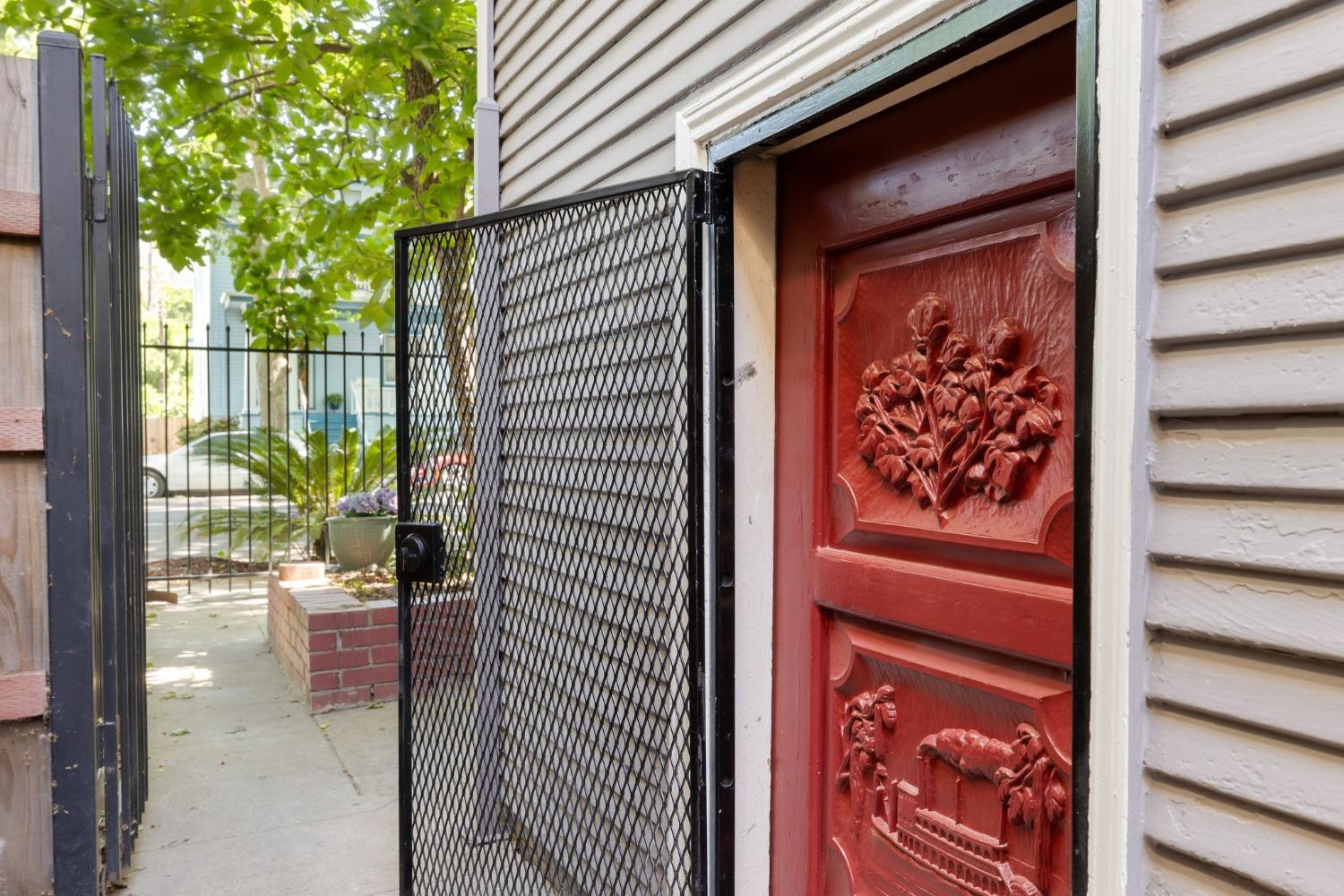 Detail Gallery Image 38 of 43 For 2012 F St, Sacramento,  CA 95811 - 5 Beds | 2 Baths