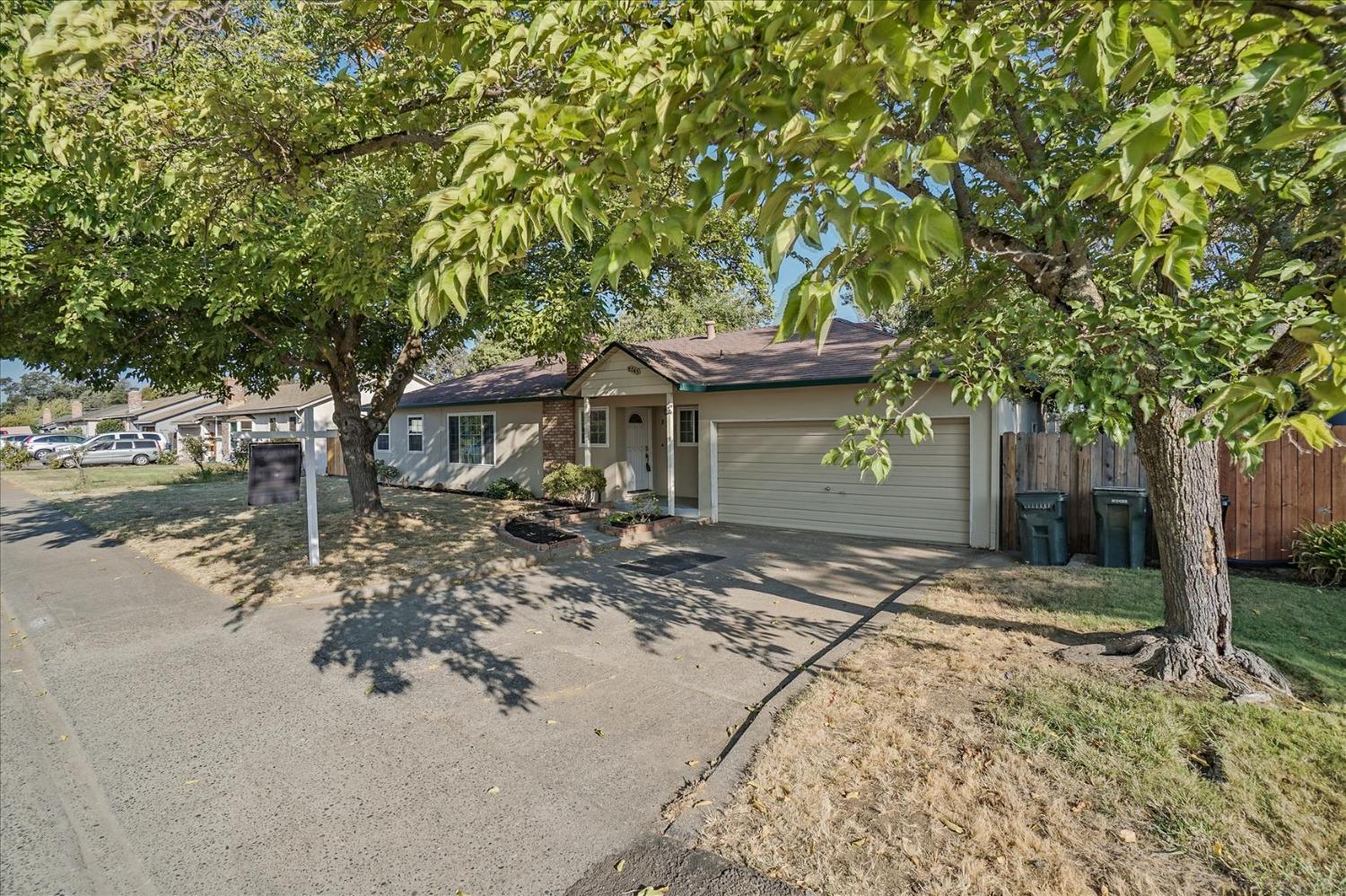 Detail Gallery Image 4 of 26 For 8745 Baxter Way, Orangevale,  CA 95662 - 3 Beds | 2 Baths