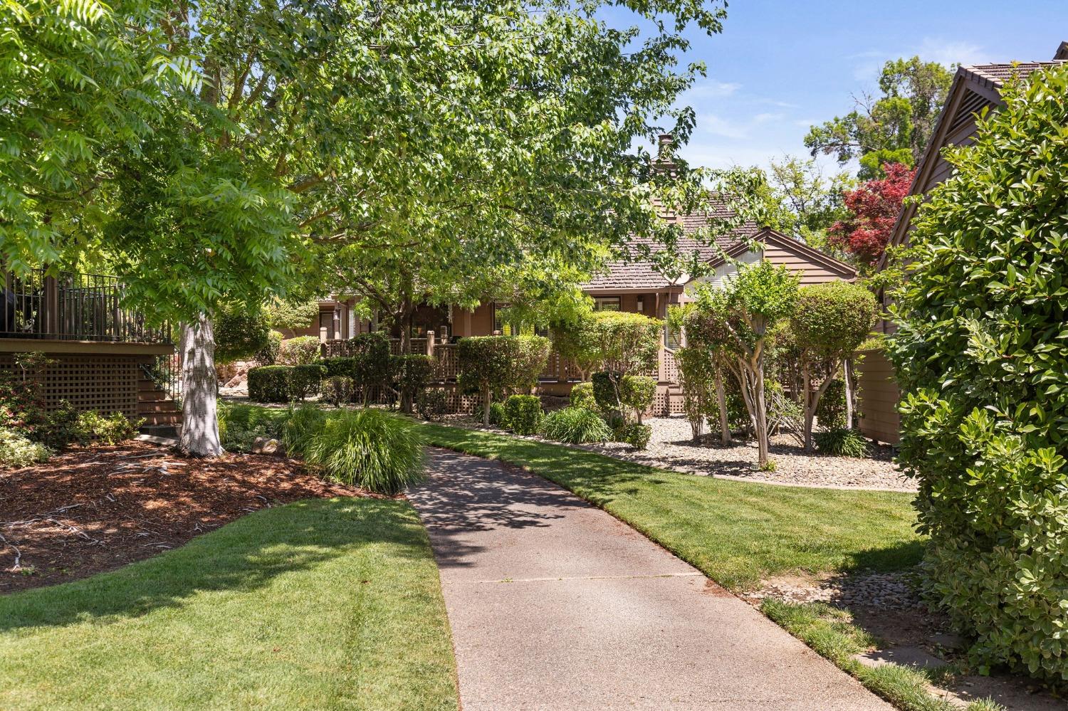 Detail Gallery Image 12 of 68 For 7634 Pineridge Ln, Fair Oaks,  CA 95628 - 3 Beds | 2 Baths