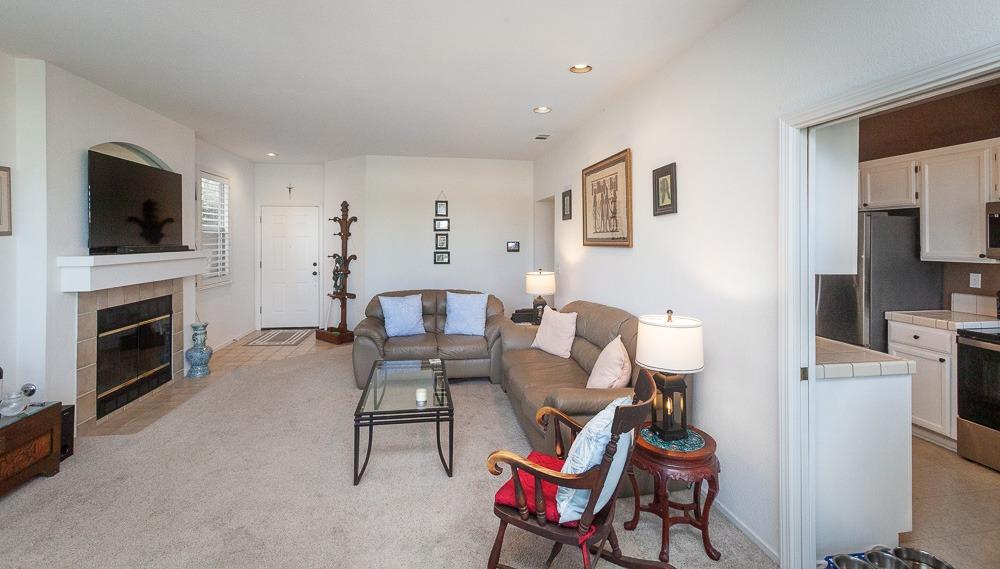 Detail Gallery Image 8 of 44 For 3070 Carousel Cir, Stockton,  CA 95219 - 3 Beds | 2 Baths
