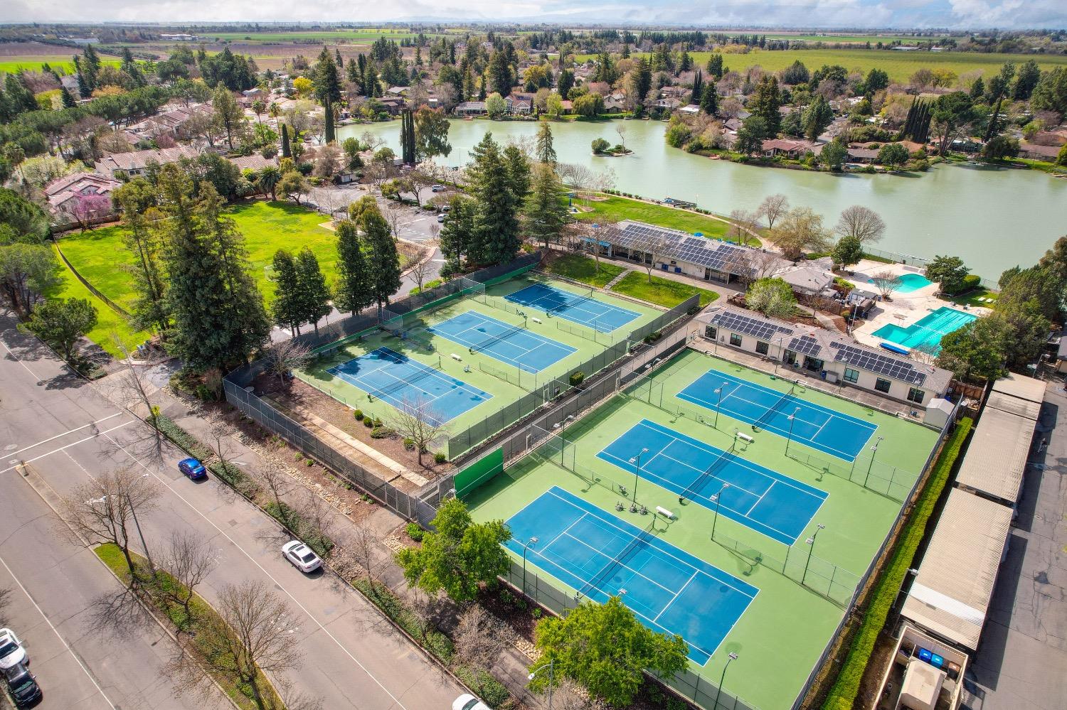 Lake Boulevard, Davis, California image 20