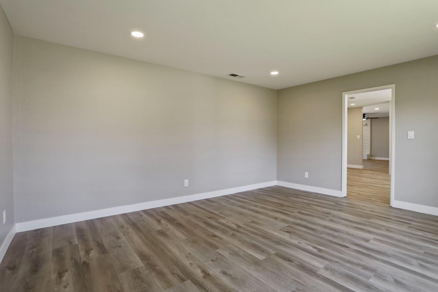 Detail Gallery Image 16 of 34 For 2715 Madrone Ave, Stockton,  CA 95207 - 3 Beds | 2 Baths