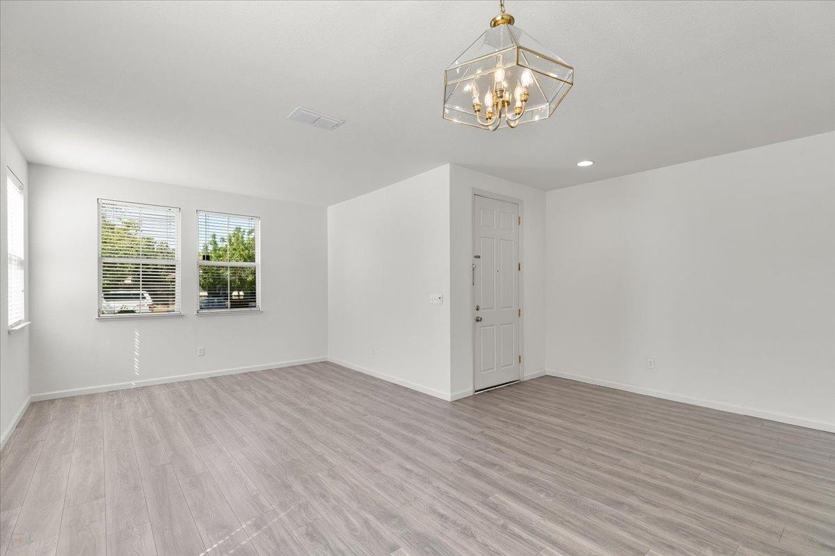 Detail Gallery Image 10 of 53 For 1454 Longhorn Dr, Patterson,  CA 95363 - 5 Beds | 3 Baths